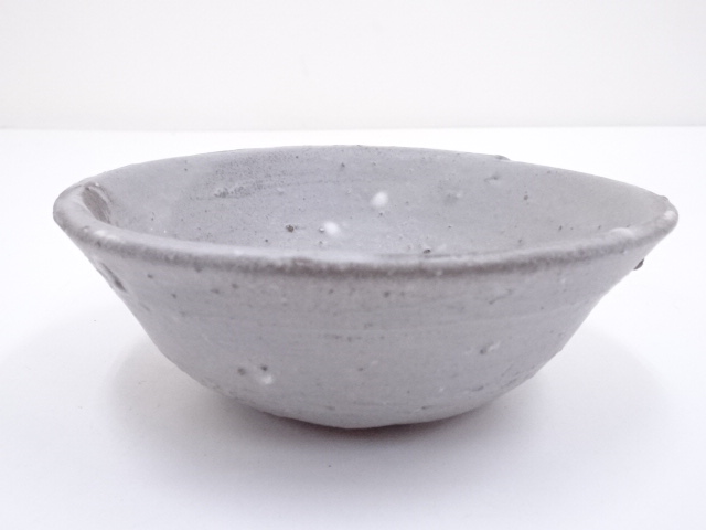 JAPANESE TEA CEREMONY / TEA BOWL CHAWAN / WHITE GLAZE